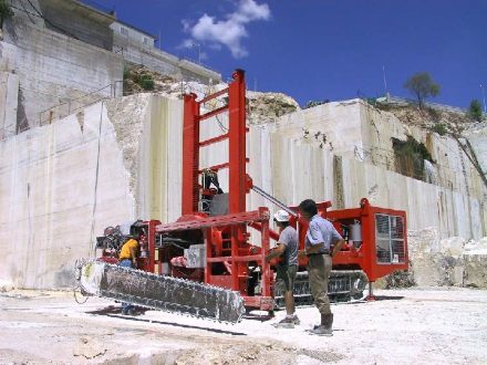 S225/2500 — stone cutting machine — 1 of 2